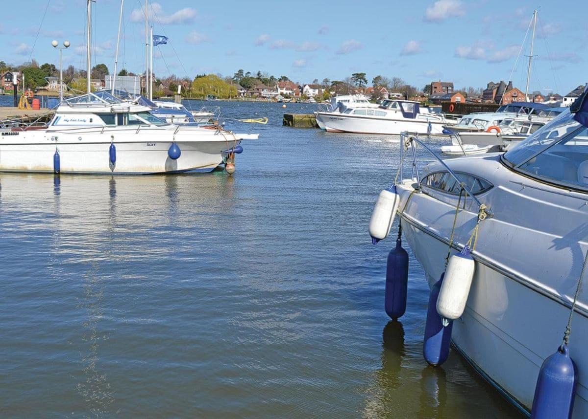 Broadlands Park And Marina Hotel Pakefield Екстериор снимка