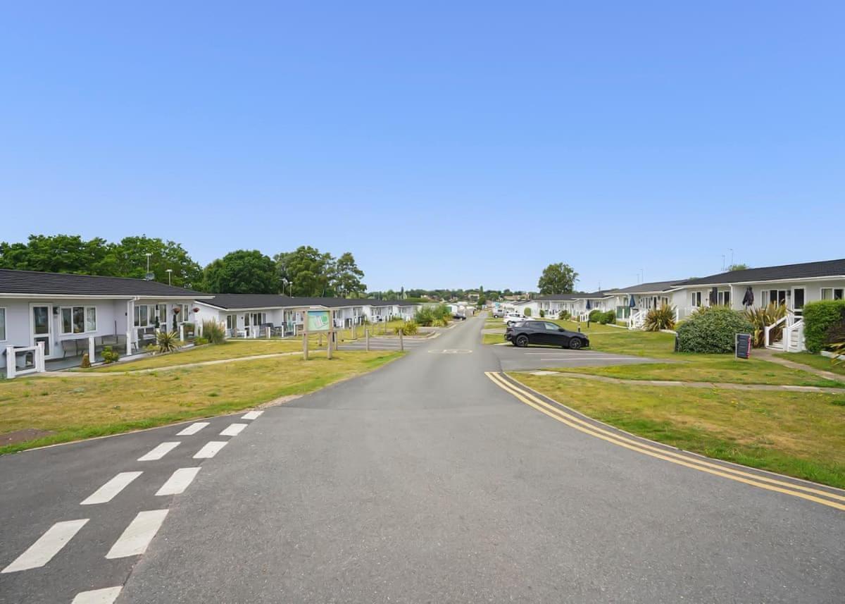 Broadlands Park And Marina Hotel Pakefield Екстериор снимка