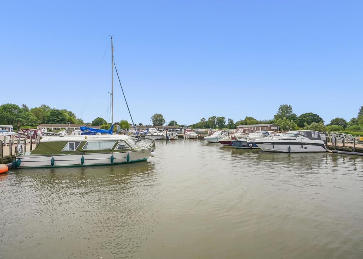 Broadlands Park And Marina Hotel Pakefield Екстериор снимка