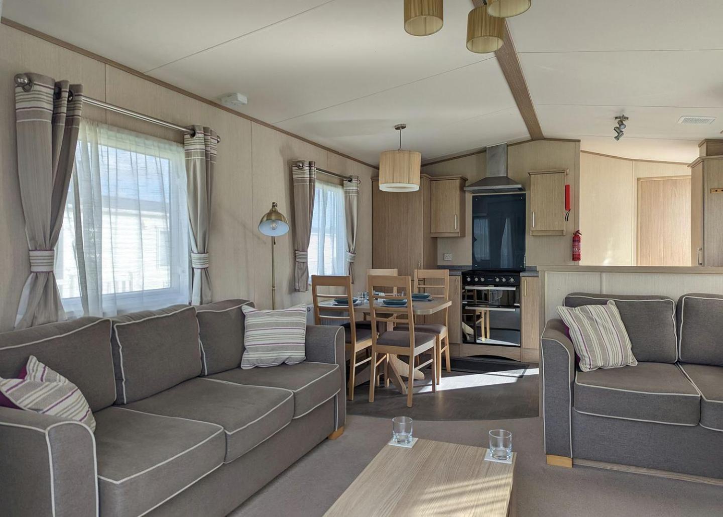 Broadlands Park And Marina Hotel Pakefield Стая снимка